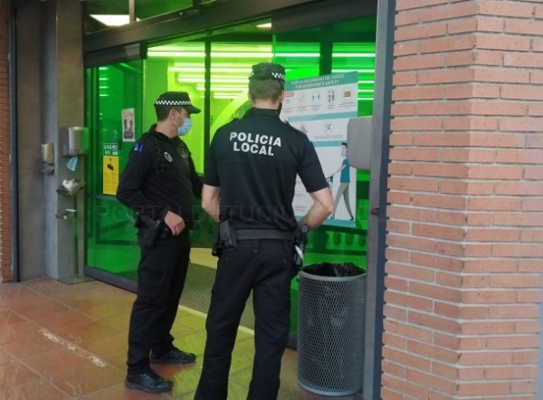 La Policía Local de Almuñécar intensifica la vigilancia y control de grandes superficies comerciales del municipio