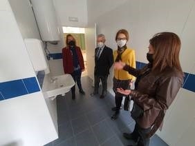 La terminación de los nuevos baños del colegio Francisco Mejías pone fin a una reivindicación histórica del centro