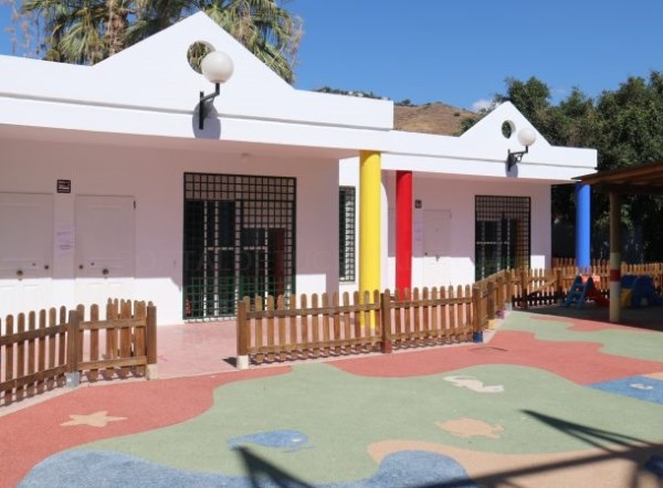 Los Centros Infantiles Municipales de Almuñécar y La Herradura abren plaza de reserva para alumnos escolarizados