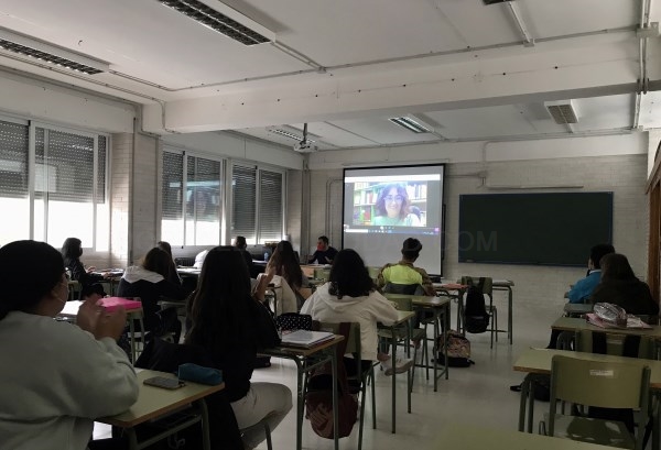 El CEHVAL acerca los libros de trajes al alumnado del Valle de Lecrín a través del proyecto en redes sociales cuerposquecuentan