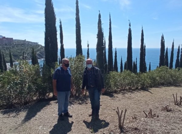 Almuñécar lleva a cabo las tareas de limpieza y puesta a punto del Parque Mediterráneo