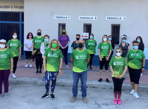 La AECC Almuñécar ha puesto en marcha este lunes la iniciativa de Rutas Saludables