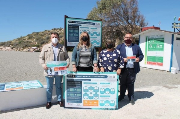 Diputación entrega material divulgativo para promover el buceo recreativo en la Costa Tropical