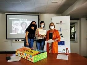 Acción Social culmina el taller de Arteterapia en el barrio del Varadero