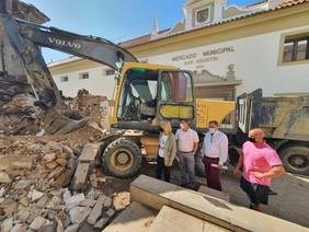 La demolición de la casa en ruinas de la Calle Ruiz despeja el entorno monumental del casco histórico