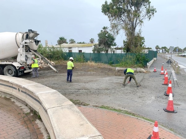 Los empresarios de las playas de Granada piden una solución urgente al cierre rodado de las playas de Poniente y El Cable en Motril.