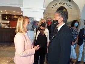 La alcaldesa de Motril da la bienvenida al nuevo presidente del Colegio de Fisioterapeutas de Andalucía