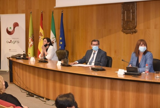 Las instituciones refuerzan su compromiso con las personas sordas en el Día Nacional de la Lengua de Signos Españolas