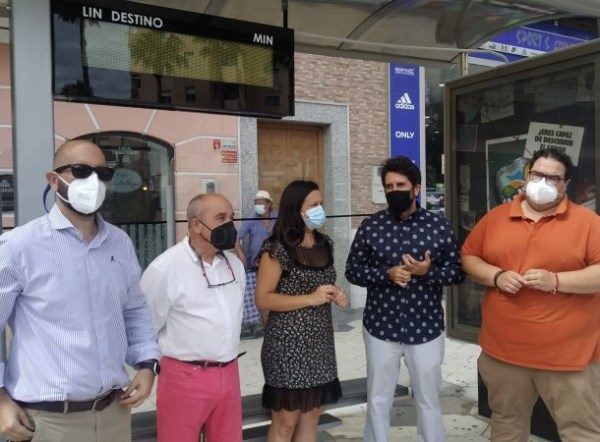 El Servicio del Transporte Urbano de Almuñécar y La Herradura presenta las nuevas marquesinas que ofrecen información en tiempo real