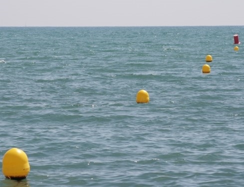 Diputación cofinancia el balizamiento de las playas de la Costa Tropical