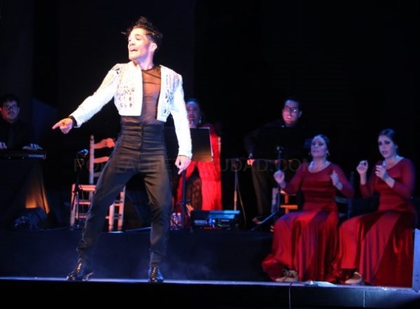 El bailaor Agustín Barajas estrenó con éxito en Almuñécar el espectáculo flamenco “Tierra Lorca”