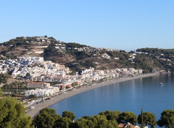 La Consejería de Turismo de la Junta de Andalucía entrega hoy a Almuñécar el premio de Destino Turístico de Excelencia 2021