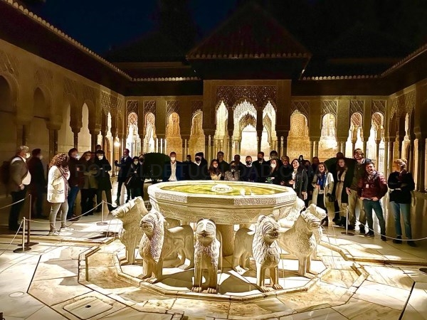 LA “MARCA MACAEL” REVIVE SU PASADO NAZARÍ EN UN ESPECTACULAR EVENTO EN EL MARCO DE LA ALHAMBRA