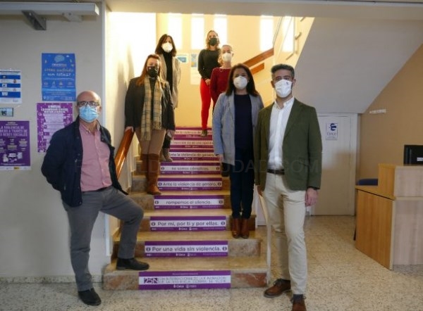 La empresa Clece se suma en Almuñécar a la campaña contra la Violencia de Género con motivo del 25 N