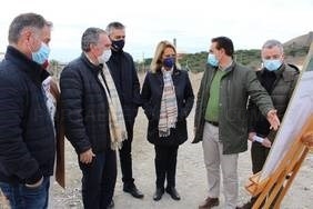 La Ronda de Poniente eliminará su punto negro para los peatones con la construcción de un tramo de acerado