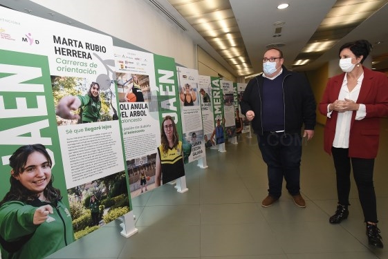 La exposición itinerante ‘¿Conoces a estas deportistas?’ llega a la sede de la Diputación de Granada