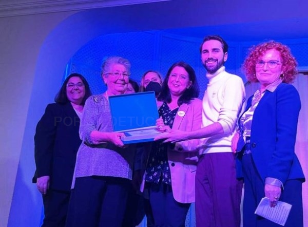 El Ayuntamiento de Almuñécar se suma al homenaje póstumo a la ex director del Centro Infantil “La Carrera” Mari Carmen Torres