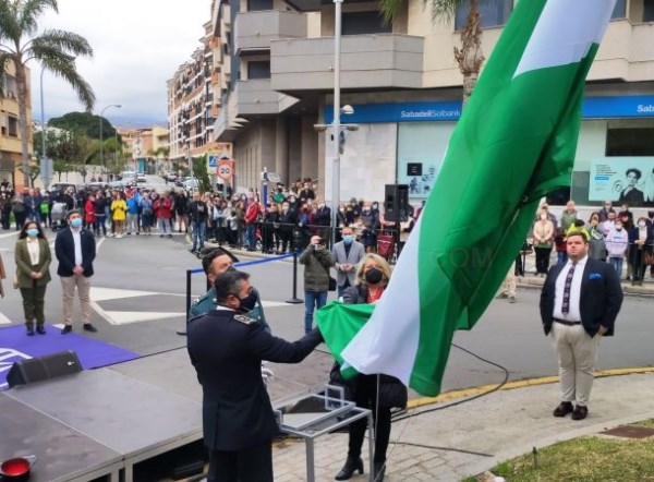 Almuñécar celebra el Día de Andalucía con la lectura de Manifiesto, el izado de la Bandera de Andalucía y el canto del Himno de Andaluz