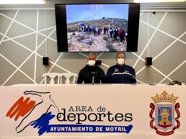 Deportes pone en marcha una actividad de senderismo escolar para conocer el entorno de Motril