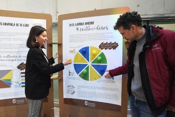 Una exposición itinerante de Diputación viajará por la provincia para concienciar sobre la recogida selectiva de residuos domésticos