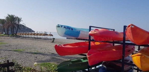 Las playas de la Costa Tropical siempre perfectas para la práctica de actividades náuticas.