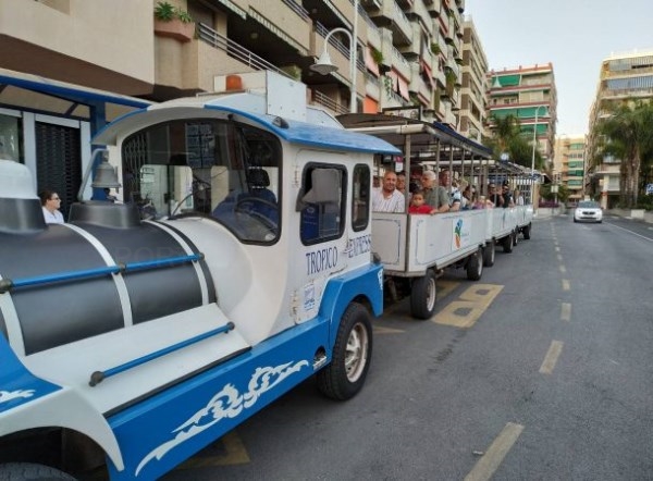 El tren turístico “Trópico Express” echa andar este viernes por los paseos de Almuñécar