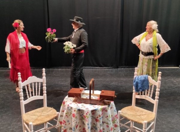 Almuñécar comienza la programación cultural del mes de julio con una representación del Taller de Teatro de Adultos