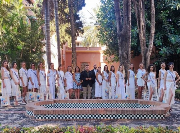 El Patronato de Turismo de Almuñécar y La Herradura da la bienvenida a las misses participantes del pase de modelos “Fashion Night”