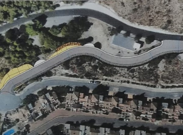 El Ayuntamiento de Almuñécar aprueba la expropiación de terrenos para dotar a Cármenes del Mar de un acceso alternativo