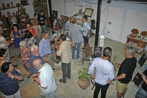 Alfarería, poesía, fotografía, música y vino fueron los protagonistas de la increíble jornada vivida en el Centro Alfarero La Estación de Argamasilla