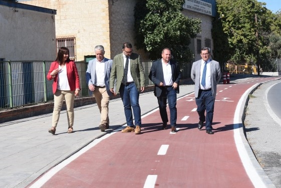 Diputación pone en servicio un carril bici de 3,6 km entre Cúllar Vega y Vegas del Genil
