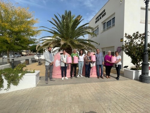 Contenedores rosas para luchar contra el cáncer de mama