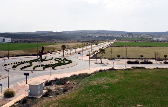 Diputación pedirá a la Junta que mejore de forma urgente las carreteras que dan acceso al polígono de Escúzar