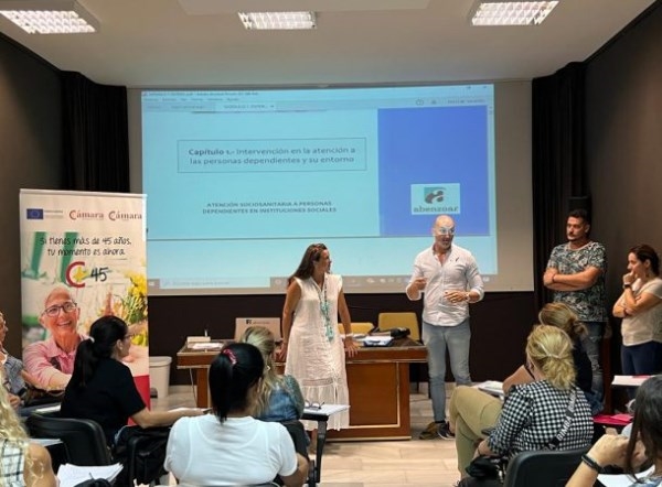 Almuñécar forma a 25 personas en Atención Sociosanitaria para personas dependientes en instituciones sociales