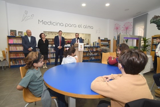 Padul estrena su nueva biblioteca municipal, que abre al público con 14.000 volúmenes