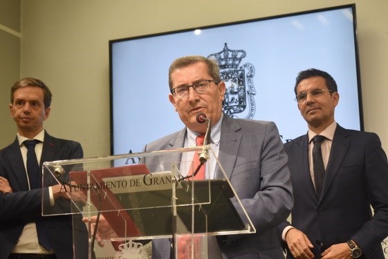 Diputación invierte más de tres millones en el ensanche y mejora de la seguridad vial en el Camino de Purchil