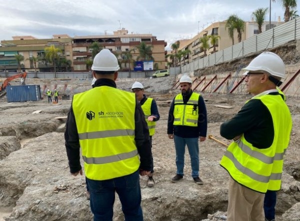 Ayuntamiento de Almuñécar y empresa constructora del mercado y parking municipal celebraron la primera reunión de seguimiento de las obras