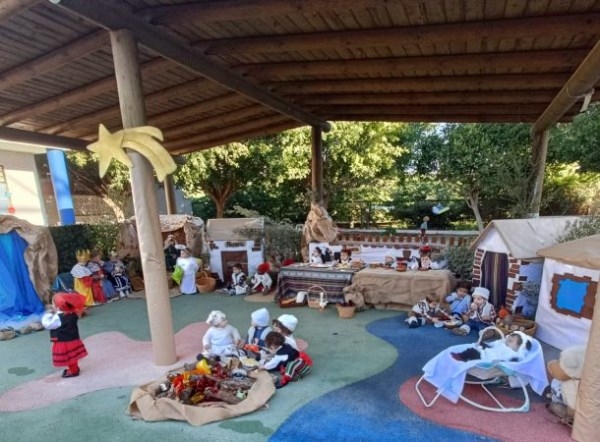 El Centro Infantil “Los Marinos” de Almuñécar montó su 12º Belén Viviente teniendo como protagonistas los propios alumnos