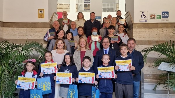 LA CÁMARA DE COMERCIO Y EL AYUNTAMIENTO DE MOTRIL ENTREGAN LOS RECONOCIMIENTOS DE LA CAMPAÑA SEMBRANDO PARA EL FUTURO
