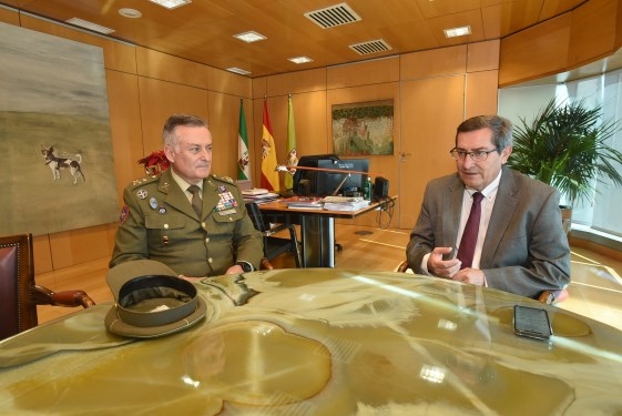 Visita del nuevo jefe del MADOC a la Diputación de Granada