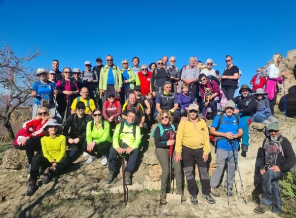 El AMD Almuñécar llevó a medio centenar de senderistas sexitanos a la ruta por la Axarquía entre Vélez- Málaga y Arenas