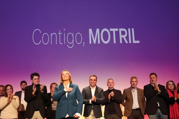 El PP de Motril presenta a su candidata ante un Teatro Calderón abarrotado