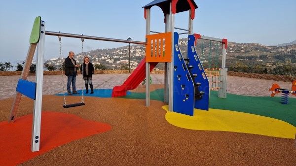 El casco histórico de Salobreña vuelve a tener parque infantil
