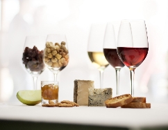 Bodegas Torres ofrece una amplia variedad de actividades de enoturismo para todos los gustos