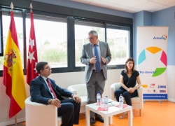 La Comunidad de Madrid ofrece formación especializada a 2.350 profesionales y familiares de adultos tutelados