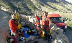 Bomberos de la Comunidad participan en el estudio de la sima que causó el terremoto de Lorca