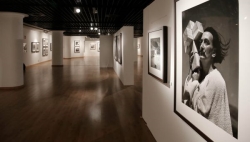 Pozuelo exhibe la arrolladora fuerza documental del fotógrafo Francesc Català-Roca