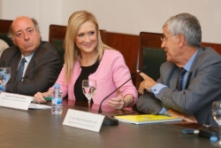 Cifuentes expresa su compromiso de defender una cultura abierta y en libertad