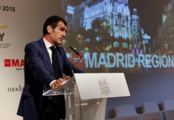 La región dispone de un amplio margen para mejorar el sector del turismo de compras
