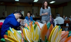 Personas con discapacidad intelectual comparten sus trabajos y talleres con mayores de la región